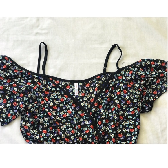 Xhalarition Romper - Picture 5 of 6